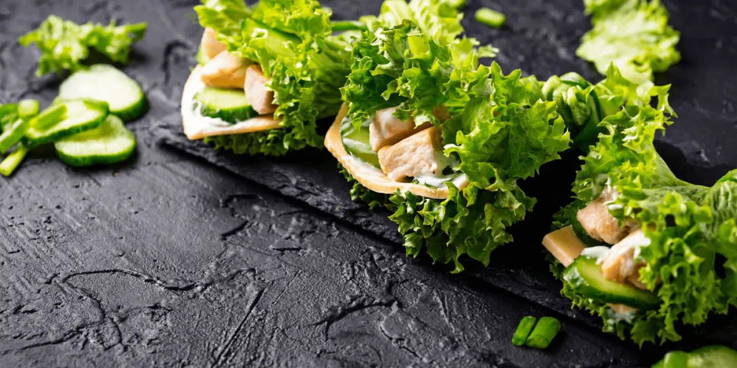 5-minutna alternativa sendviču – piletina – avokado i zelena salata
