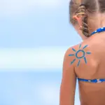 Kako pravilno zaštititi dijete od sunca i negativnog utjecaja sunca