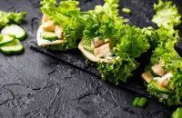 5-minutna alternativa sendviču – piletina – avokado i zelena salata