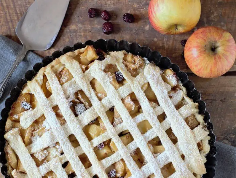Recept za najjednostavniji i pahuljasti kolač od jabuka